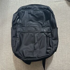 Lululemon black Everyday Backpack 2.0 23L